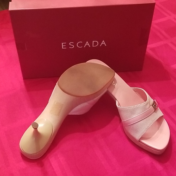 Escada sandals - Picture 3 of 4